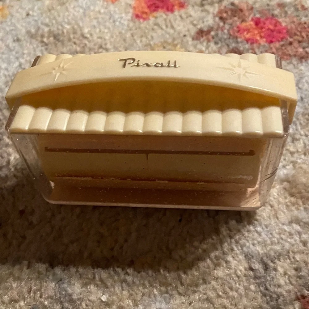 Vintage compact lint